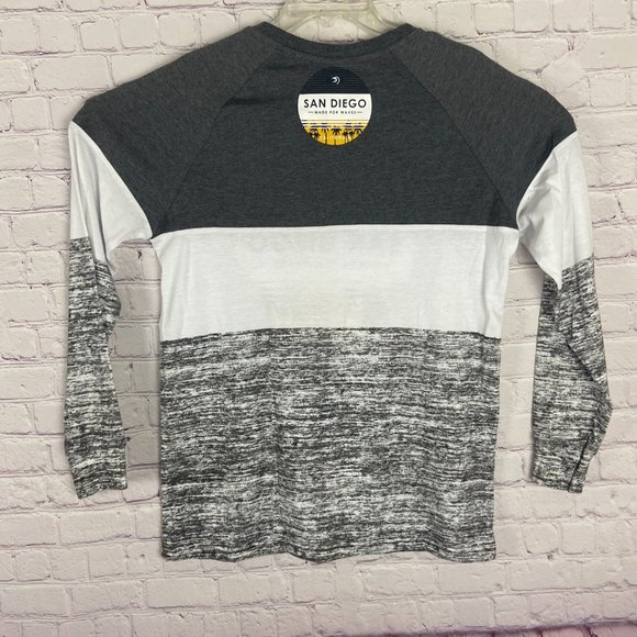 TeeMax Men's Gray Long Sleeve and Crewneck Graph Tee. Size: Medium - Picture 6 of 9